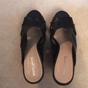 Black platform sandals